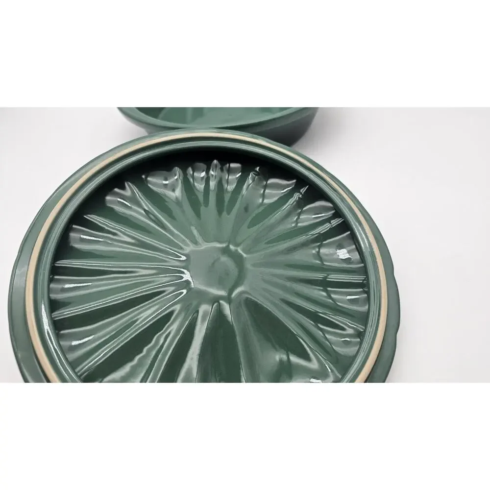 LE CREUSET Pumpkin Pie Dish W/Lid In Artichaut
